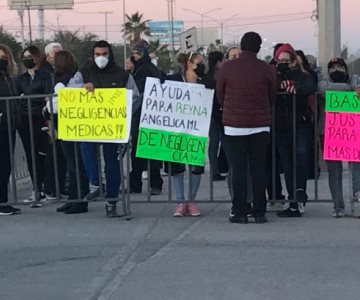 Entró por un dolor estomacal y le dañaron su cerebro; denuncian negligencia en el IMSS