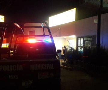 Amarran a los empleados y se llevan 20 mil pesos de un supermercado