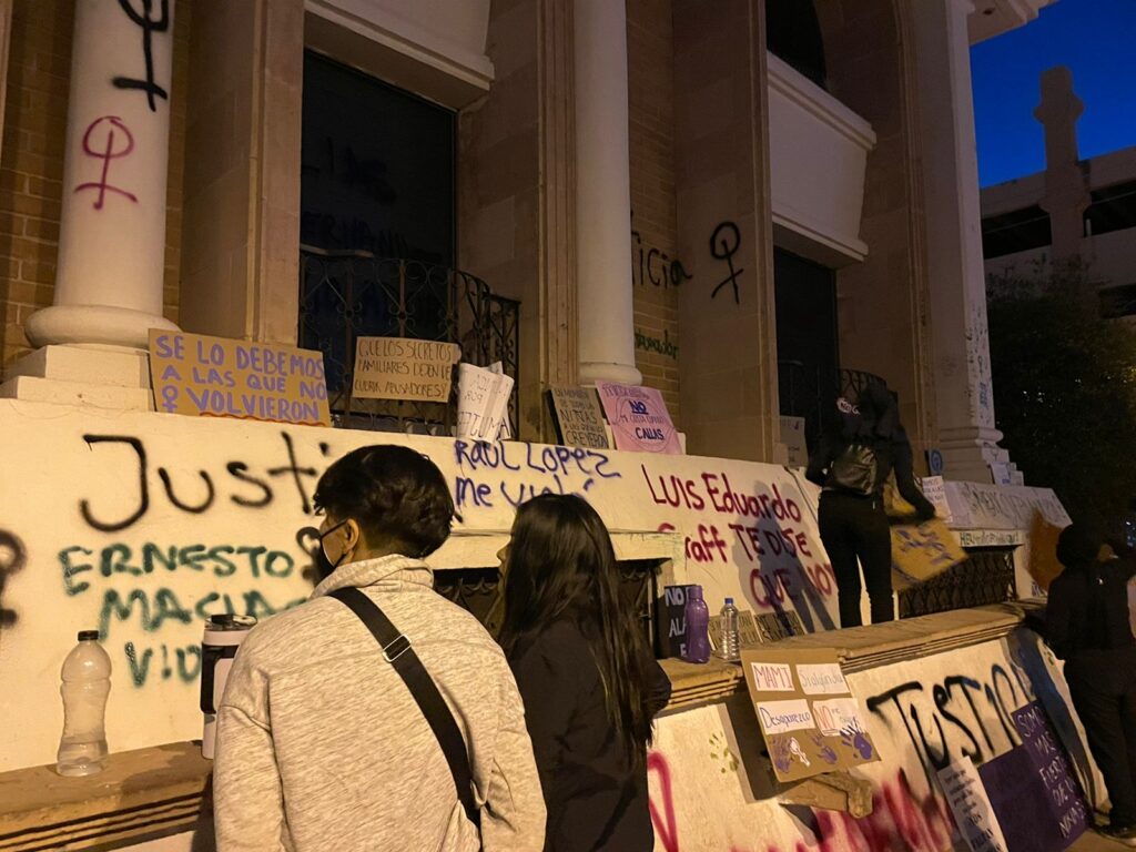 Manifestación feminista en el Poder Judicial