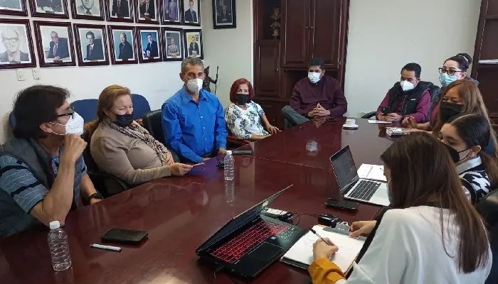 Ciudadanía Activa en reunión de trabajo con la presencia del Secretario Heriberto Aguilar. (Imagen: Cortesía/EXPRESO)