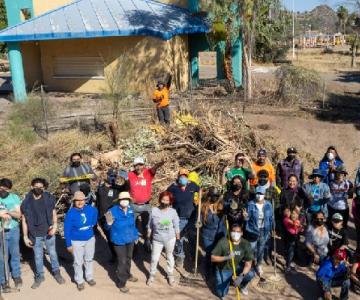 Ambientalistas unen esfuerzos para limpiar las cenizas del incendio en La Sauceda