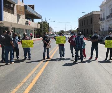 Extrabajadores de CFE se manifiestan en Guaymas