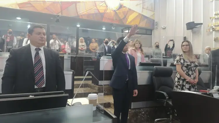 Luis Fernando Rentería Barragán tomó protesta este martes. (Especial/EXPRESO)
