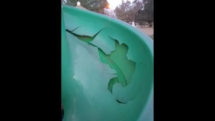 Vandalizan juegos infantiles en plaza de San Ignacio Cohuirimpo