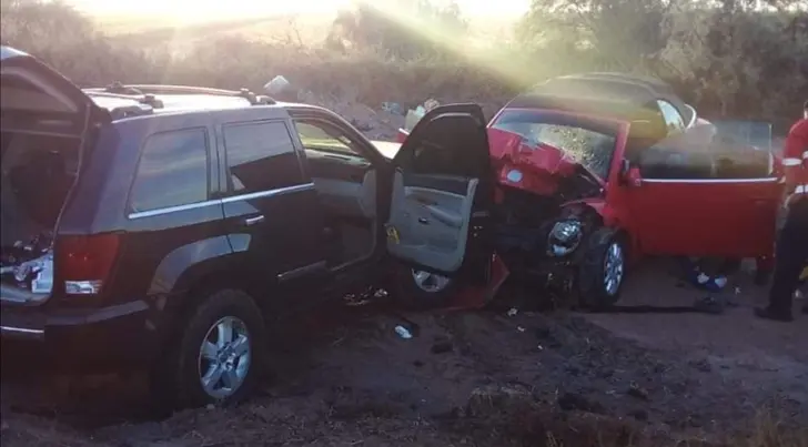 Choque de frente en Huatabampo deja a dos lesionados