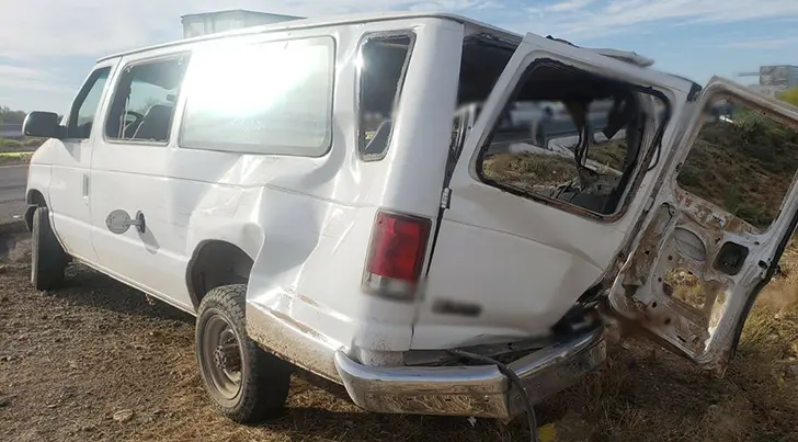 Mueren 6 migrantes en choque carretero; hay 10 heridos