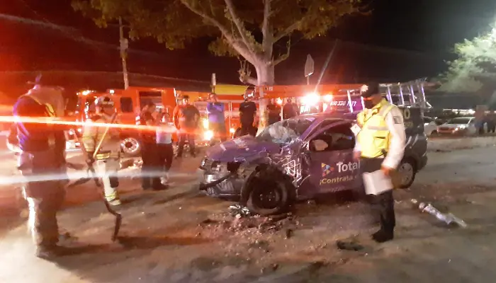 Aparatoso accidente en la Nuevo Hermosillo deja tres heridos