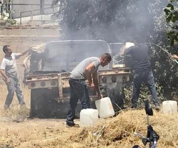 Apagan automóvil incendiado antes de que llegaran los bomberos