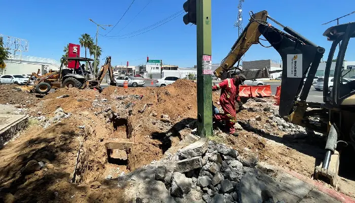 Ojo si circulas por Encinas y Américas; obra de Aguah afecta transito