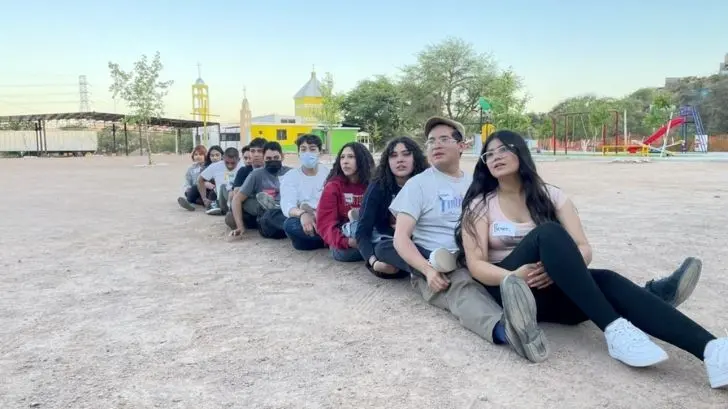 Jóvenes nogalenses atienden a campamento recreativo