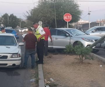 Hermosillo: Choque en Las Torres queda en daños materiales