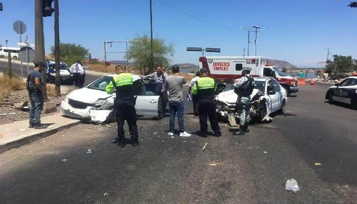 Guaymas: Fuerte choque a metros del puente Douglas