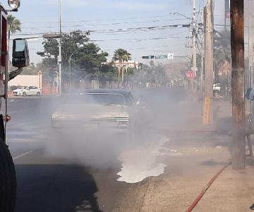 Se incendia vehículo en el cruce de Colosio y Reforma