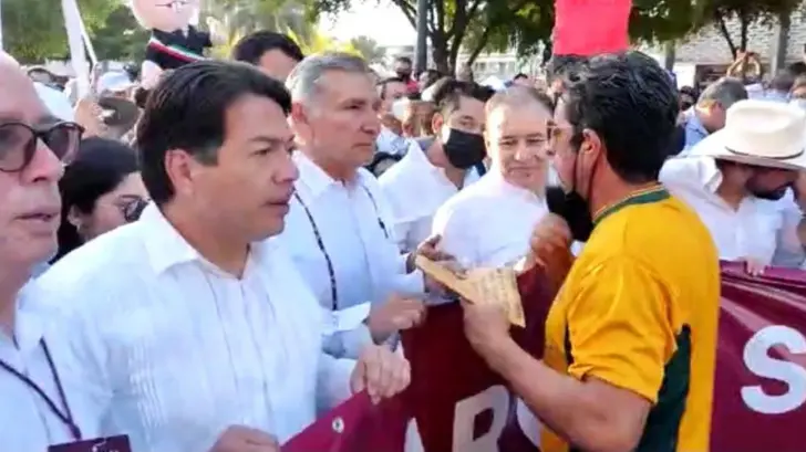 Jubilados y pensionados entregan petición al Secretario de Gobernación