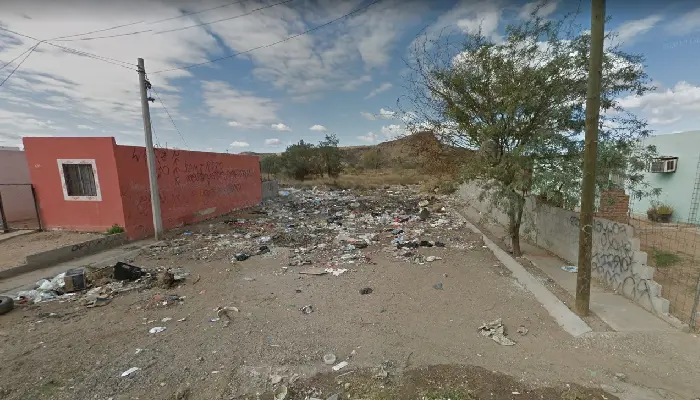 Quema de basura en Pueblitos se expande a dos casas