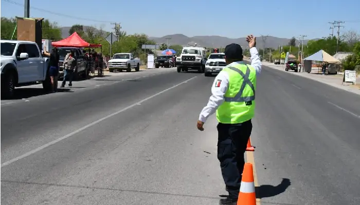 Se espera aumento de flujo vehicular en carreteras para este domingo