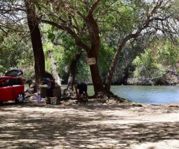 Vacionistas de Cajeme visitan presa Oviáchic durante la Semana Santa