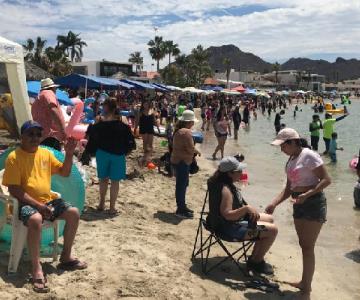 Llenan playas de Guaymas y San Carlos como hace tiempo no se veía