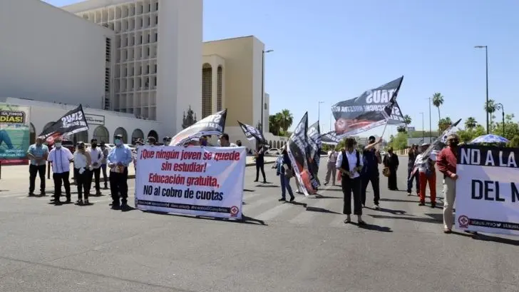 Miembros del Staus toman calles previo al emplazamiento a huelga
