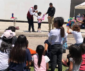 Alberto y Jazmín ayudan a pasar un Día del Niño inolvidable