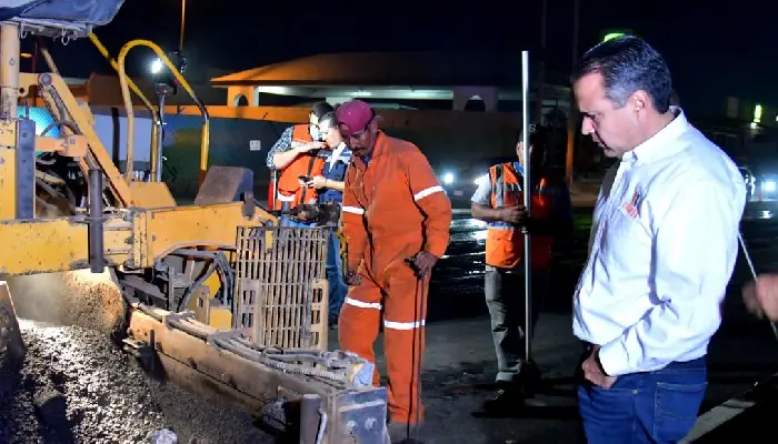Antonio Astiazarán supervisa rehabilitación del bulevar García Morales