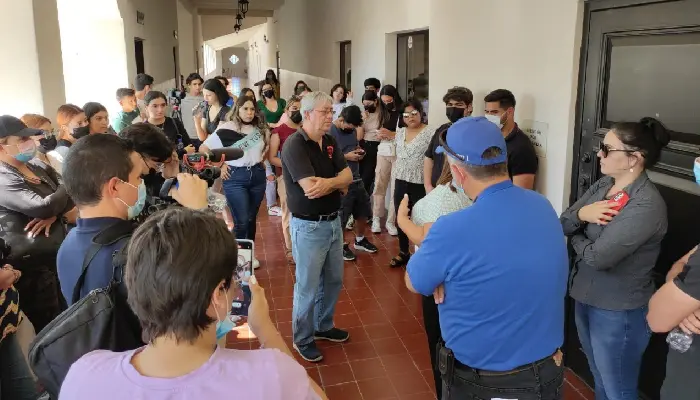 Aspirantes solicitan una de las plazas abiertas para ingresar a la Unison