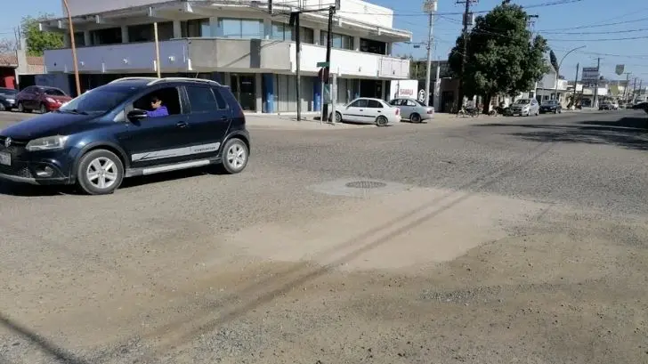 Navojoa: baches rellenados con tierra causan molestias a vecinos y automovilistas