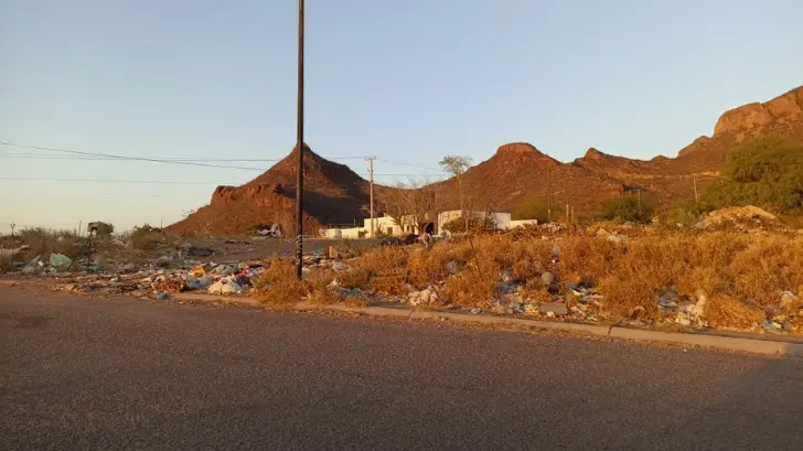 Basurero clandestino tiene más de dos años en Guaymas Norte