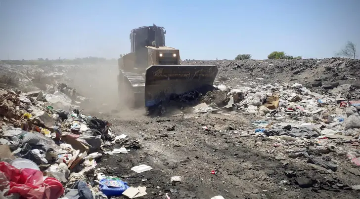 Hacen limpieza y abren caminos en el Basurón Municipal de Etchojoa