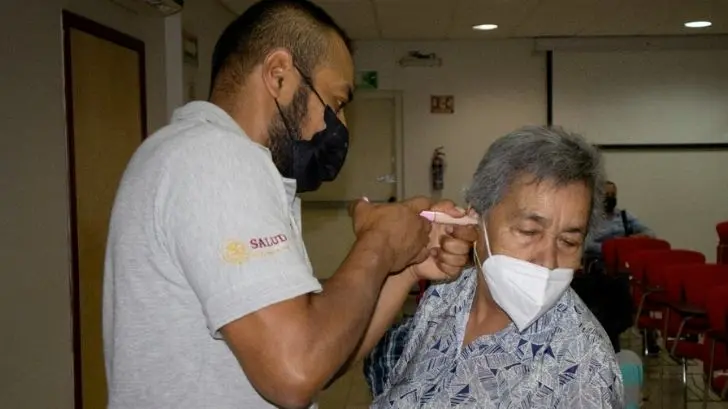 SSA entrega aparatos auditivos a personas necesitadas en Sonora