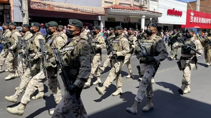 Realizan desfile conmemorativo de la Batalla de Puebla en Nogales