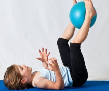 Fomentan actividades físicas leves para mejorar la salud de niños y adultos mayores