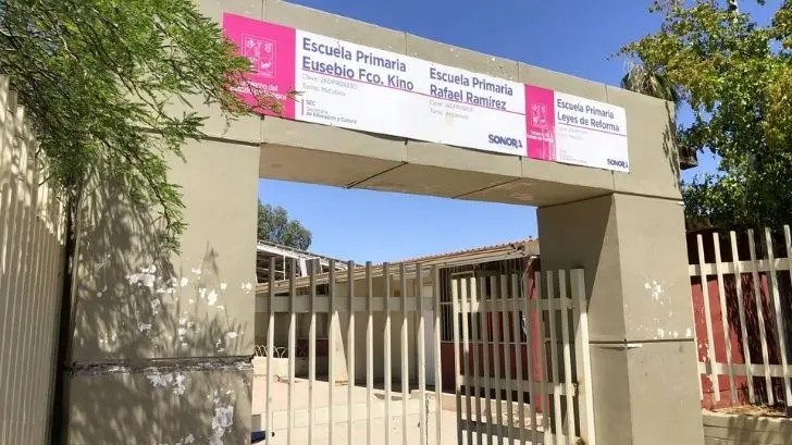 Alumnos no reciben clases; padres de familia se manifiestan por robos a escuelas