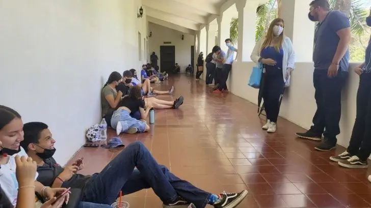 Jóvenes rechazados por la Unison buscan entrevista para ser admitidos