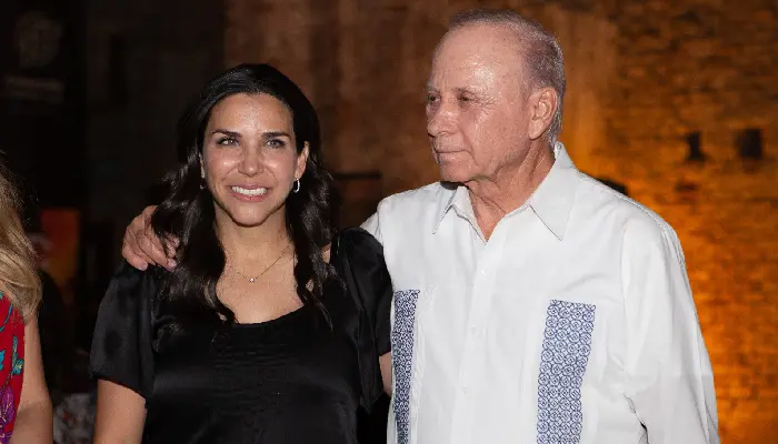 Ganfer festeja 30 años de servicio reconociendo a Marcela Fernández de Gándara