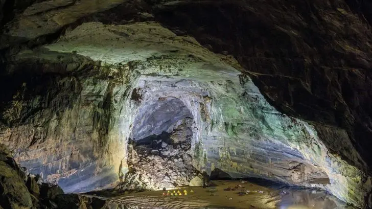 Gruta Son doòng, la más grande del mundo