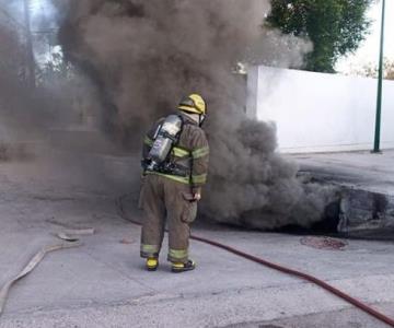 Hermosillo: tubería de drenaje sufre fuerte incendio en El Jito