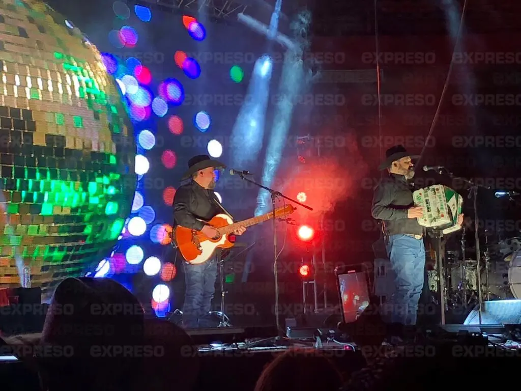 Grupo Intocable deleita a los sonorenses con doble presentación en Hermosillo