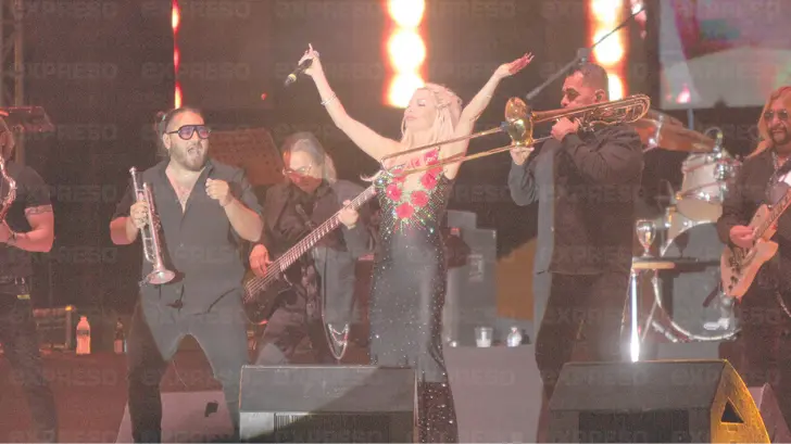 La dama de hierro brinda una noche inolvidable