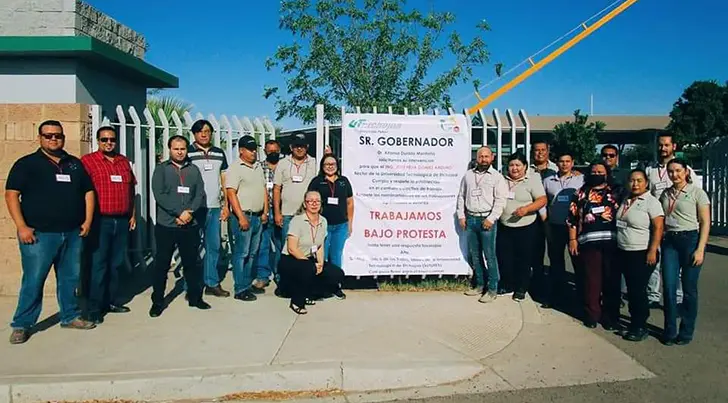 Empleados de la Universidad de Etchojoa trabajan bajo protesta