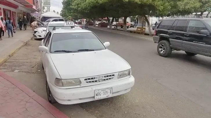 Taxistas le ganan los pasajeros al transporte público de Navojoa