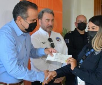 Policías Municipales reciben estímulo económico por su buen desempeño