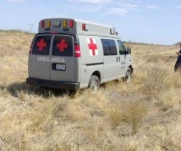 Ambulancia sufre percance en carretera con paciente a bordo