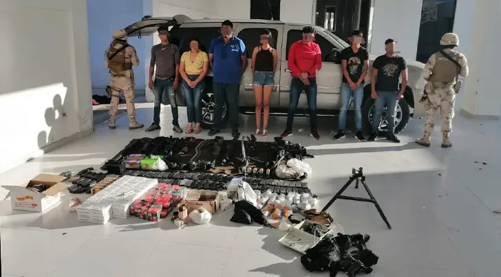 Sedena detiene a seis personas con fuerte arsenal en el Golfo de Santa Clara