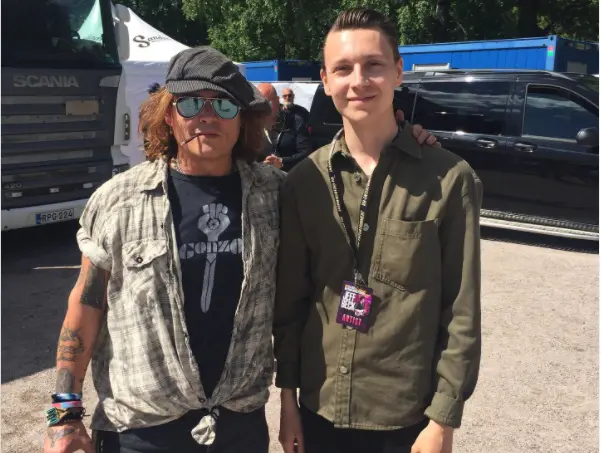 Johnny Depp reaparece con radical cambio de look