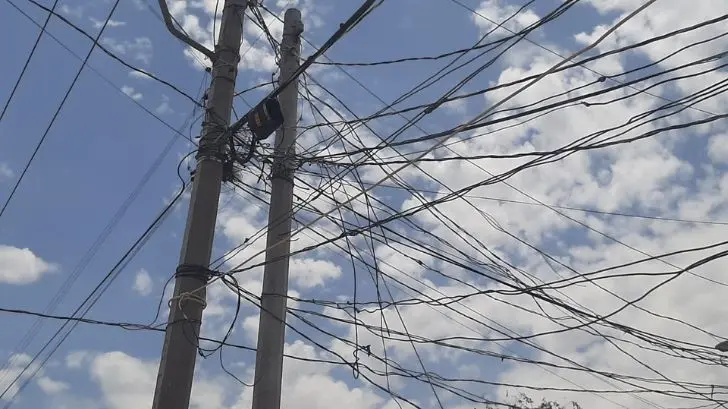 Diablitos dejan sin luz a la colonia Floresta