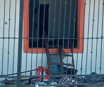 Explota domicilio en la colonia Villa del Real; dos heridos con quemaduras de consideración