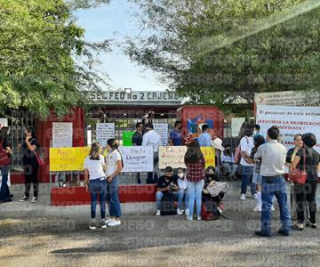 Con manifestación, exigen la destitución de la directora de la Secundaria #2