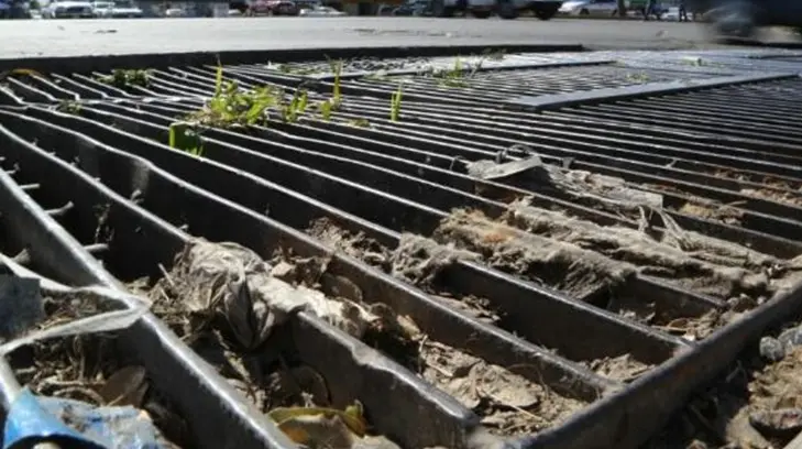 Servicios Públicos retira materiales de parrillas pluviales (Foto:Archivo/EXPRESO)